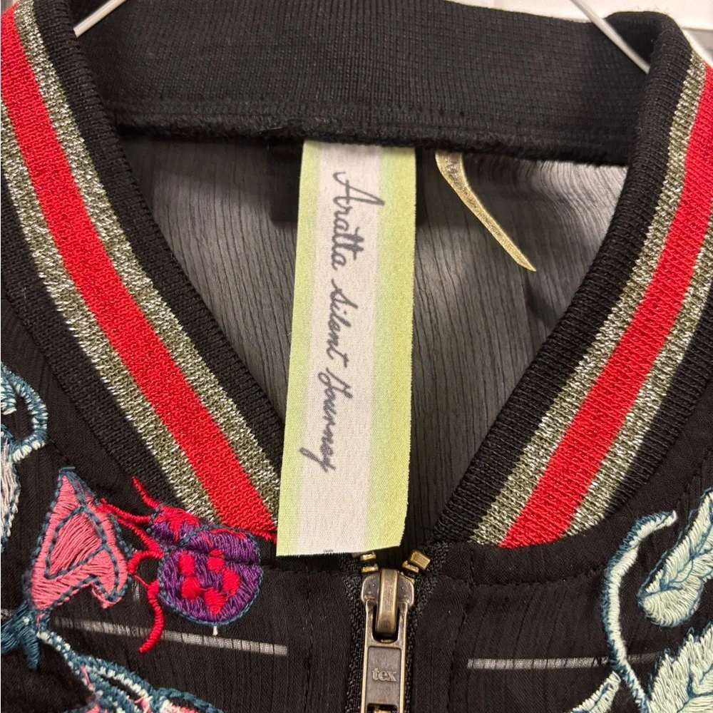 Aratta Silent Journey Zip Up - Picture 3 of 5